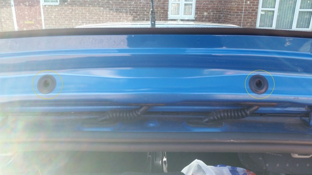 Renault Clio MK2 High Level Brake Light replacement [HOW TO] Independent Renault Forums